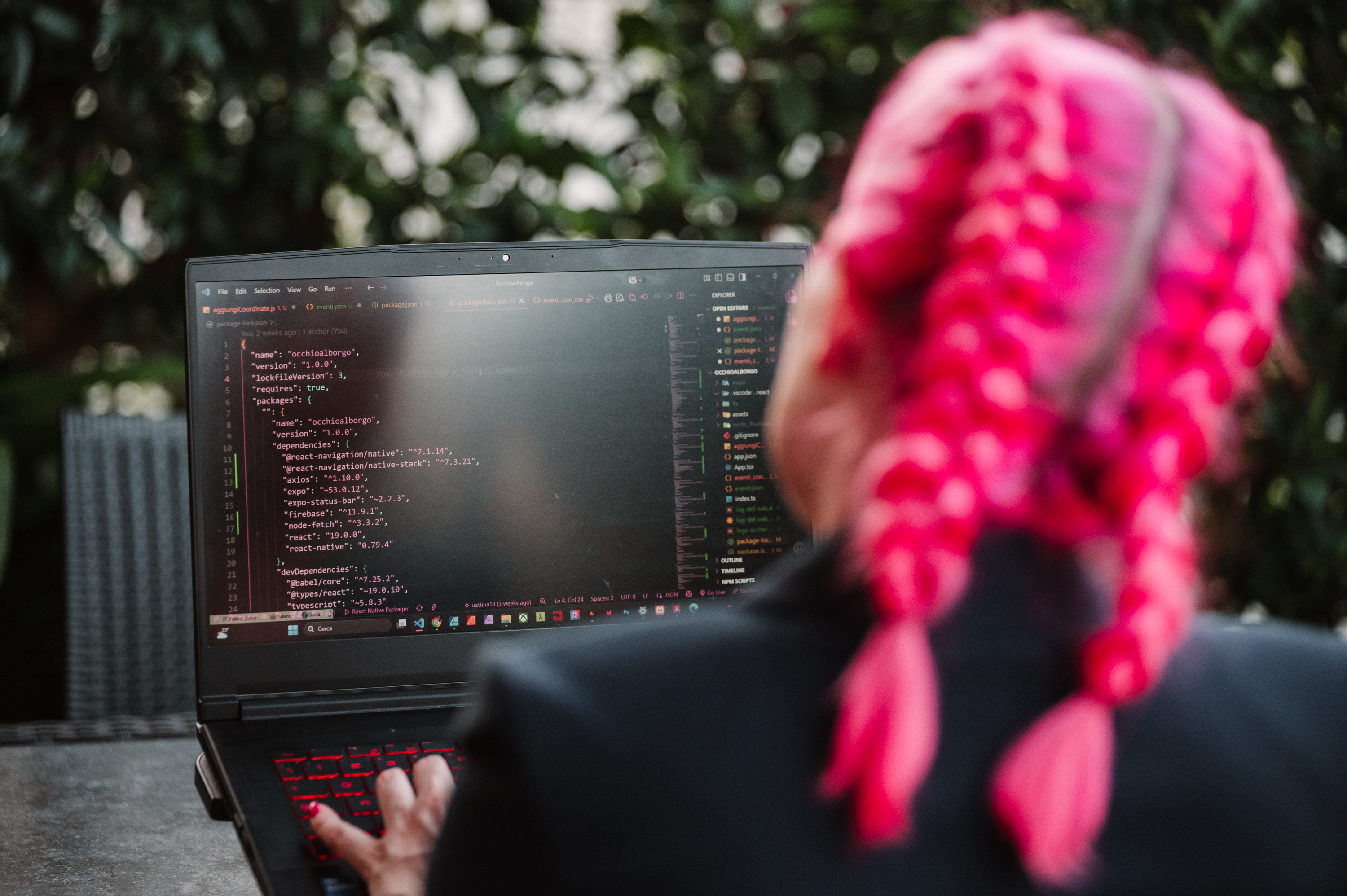 Marta al lavoro su design e sviluppo web